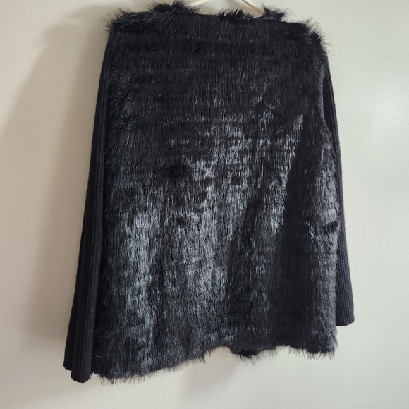 KENSIE Black faux fur jacket with knit sleeves - Picture 2 of 4
